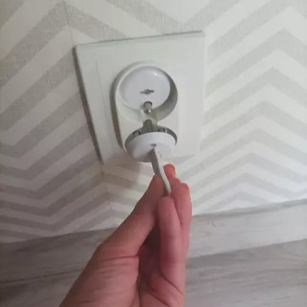 Stikkontaktbeskyttelse til Børn - 15 Styk + 3 Nøgler