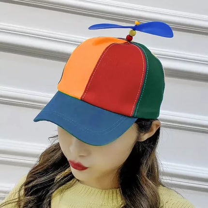 Farverig Baseball Cap med Propeller – Sjov og Praktisk til Sommeren