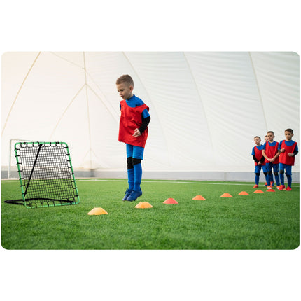 Træningsrebounder til fodbold - 100 x 100 cm, stabil og let at flytte, inkl. monteringspinde