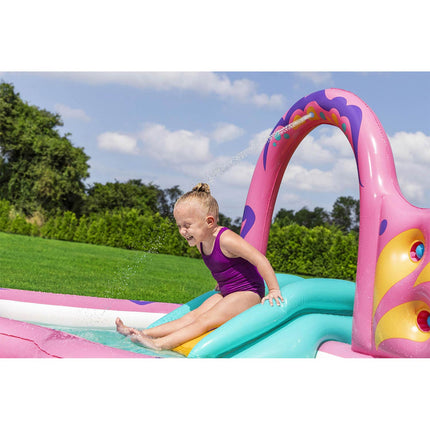 Oppustelig vandlegeplads med sommerfugleform, rutsjebane og sprinkler, 180 x 180 x 117 cm – Bestway