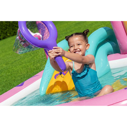 Oppustelig vandlegeplads med sommerfugleform, rutsjebane og sprinkler, 180 x 180 x 117 cm – Bestway
