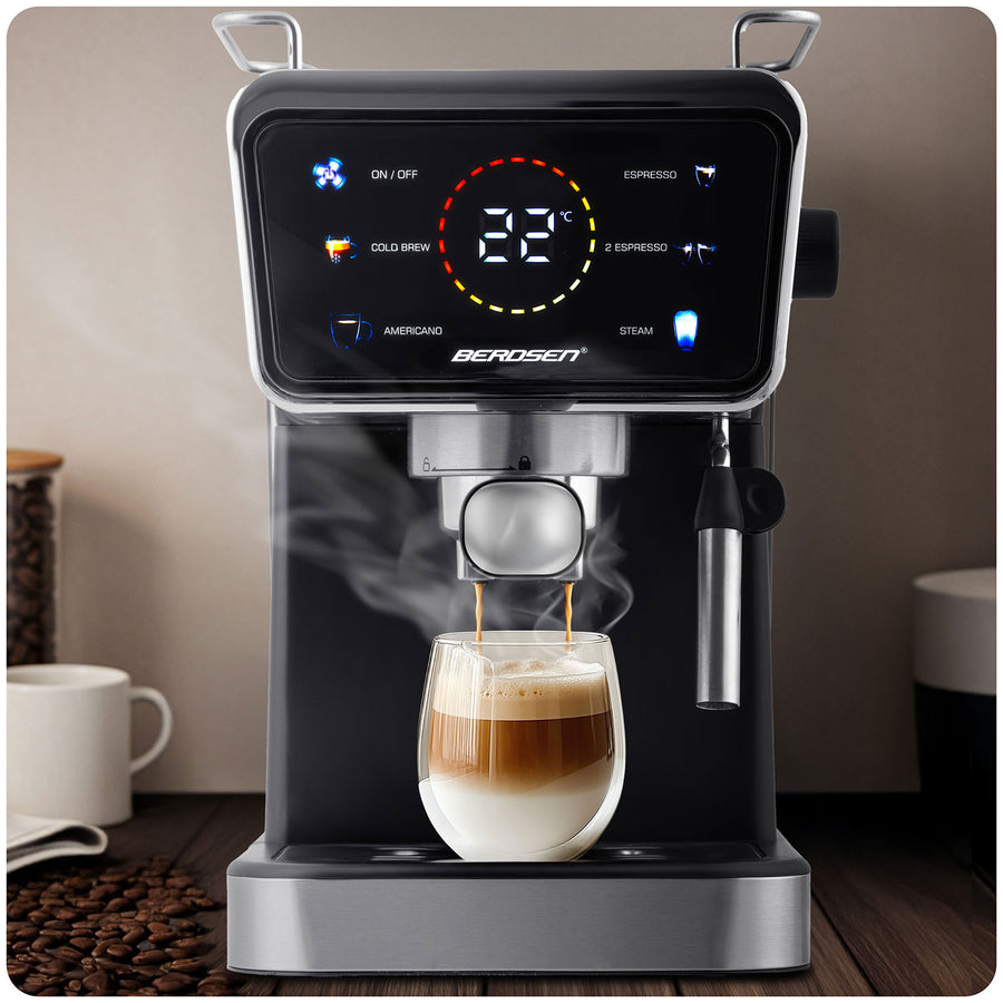 Espressomaskine med 20 bar tryk og mælkeskummer til hjemmebaristaer