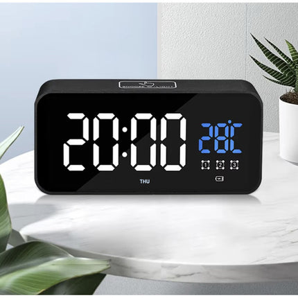 LED vækkeur med snooze og lydaktivering