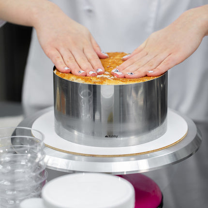 Justerbar Kageramme 16-30 cm - Perfekt til Lagkager og Dessert