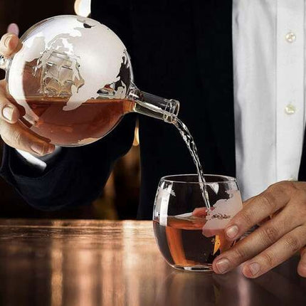 Whisky Gavesæt med Globus Karaffel og Glas – Perfekt Gave til Whisky Elskere