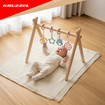 Træ aktivitetsstativ til baby med 4 ringe - 64x43x52 cm