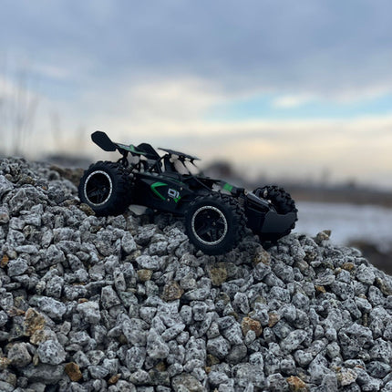 Fjernstyret off-road bil med holdbar konstruktion og lang rækkevidde