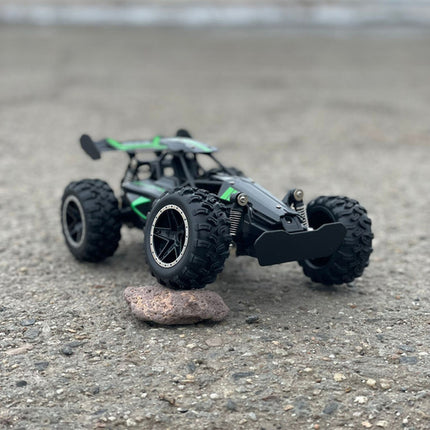 Fjernstyret off-road bil med holdbar konstruktion og lang rækkevidde