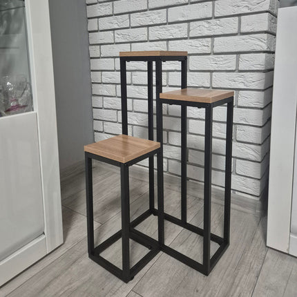 Stående blomsterstand 67 cm med 3 niveauer i metal