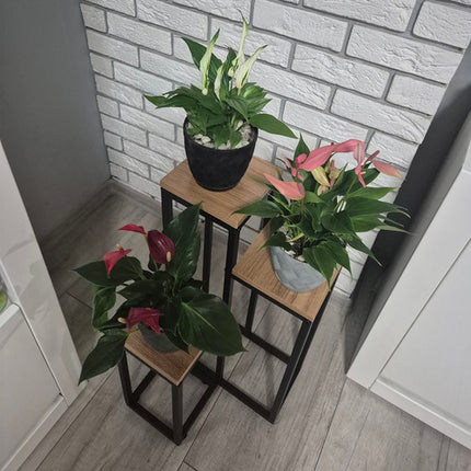 Stående blomsterstand 67 cm med 3 niveauer i metal