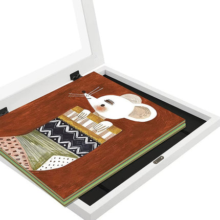 Børneramme til kunstværker med magnetisk lukning og plads til 150 tegninger