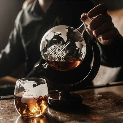 Whisky Gavesæt med Globus Karaffel og Glas – Perfekt Gave til Whisky Elskere