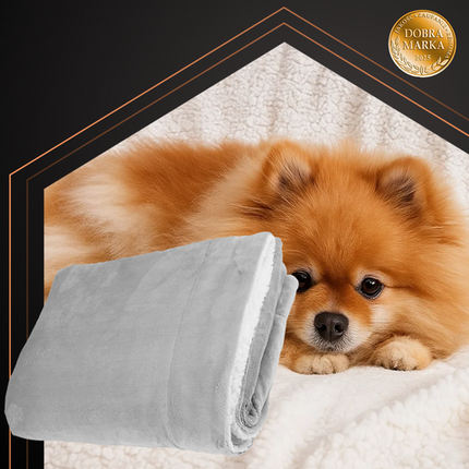 Dobbelt-sidet tæppe 150x200cm i lys grå med blødhed og stil