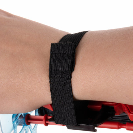 Superheltehandske med launcher og dartpile til sjov leg