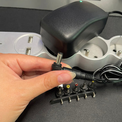 Universal strømforsyning med justerbar spænding og USB-port