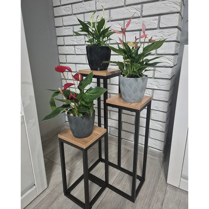 Stående blomsterstand 67 cm med 3 niveauer i metal