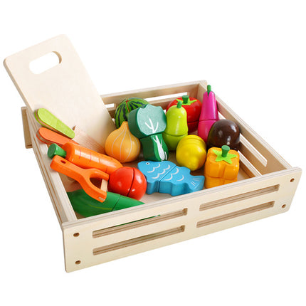 Træskærebræt med farverige grøntsager og tilbehør