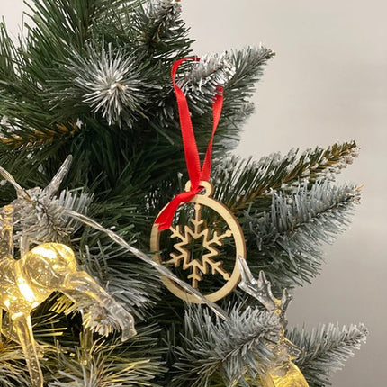 Træjulepynt 5,5 cm – Brudsikre og Smukke Juledekorationer til Dit Juletræ