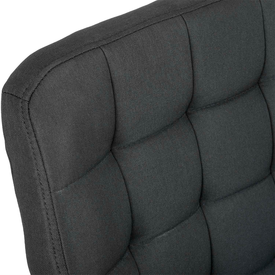 Stilfuld kontorstol med ergonomisk design og justerbar højde - perfekt til hjemmekontoret og mødelokalet