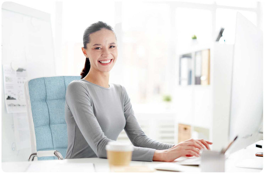 Kontorstol med ergonomisk design og justerbar højde til hjemmekontor og kontorbrug