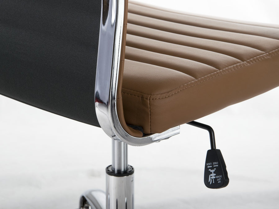 Ergonomisk kontorstol med moderne design og komfortabelt sæde