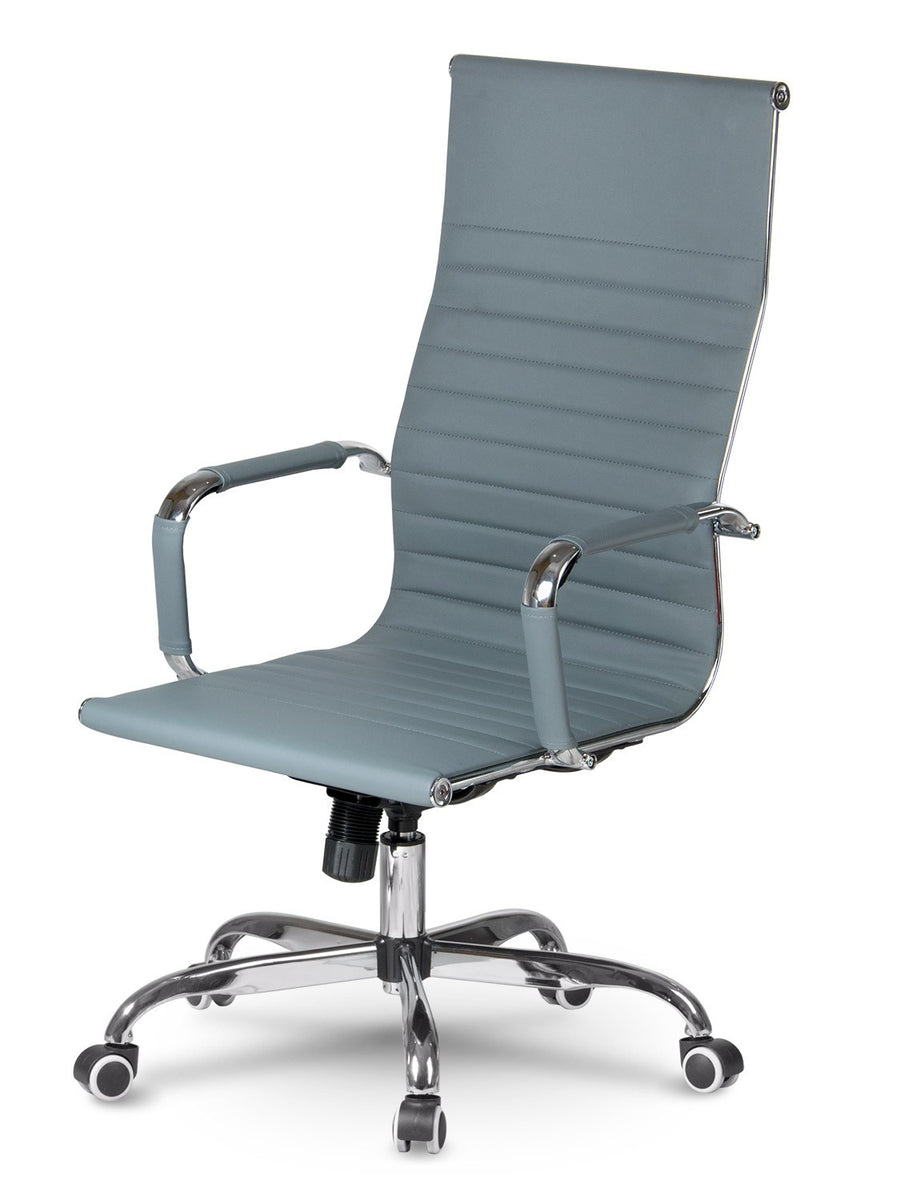 Moderne grå kontorstol med ergonomisk design og vippefunktion til hjemmekontoret