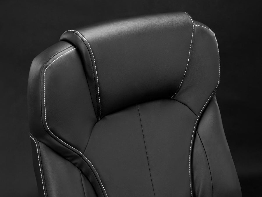 Komfortabel og stilfuld kontorstol i blødt øko-læder med ergonomisk design