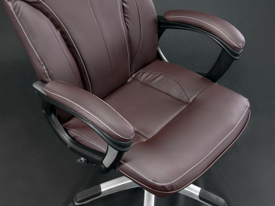 Komfortabel læder kontorstol med høj ryg og ergonomisk design