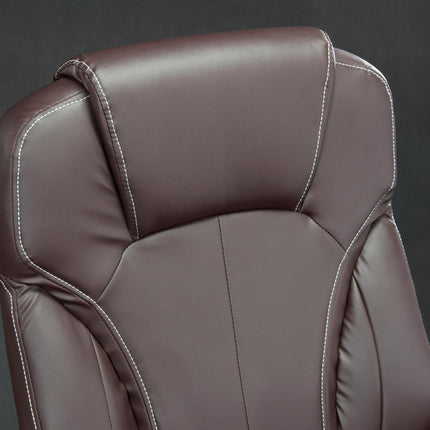 Komfortabel læder kontorstol med høj ryg og ergonomisk design