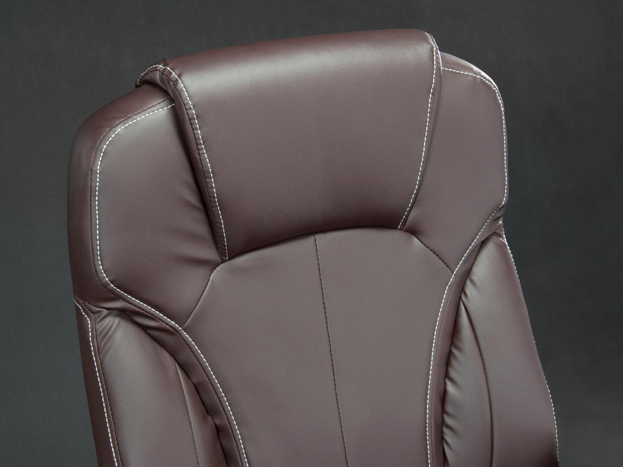 Komfortabel læder kontorstol med høj ryg og ergonomisk design