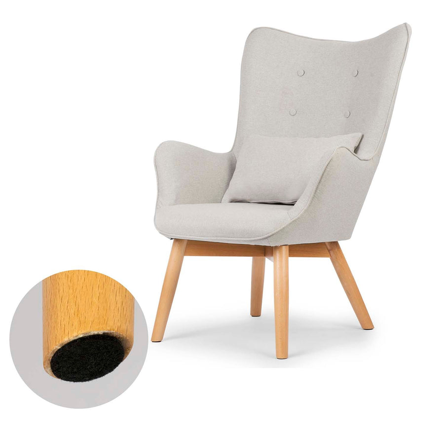 Wingback lænestol med fodstøtte i grå stof - elegant og komfortabel afslapning