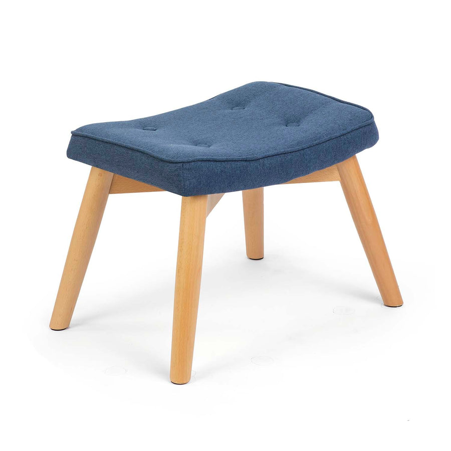 Wingback lænestol med fodstøtte i blå stof - elegant og komfortabel afslapning