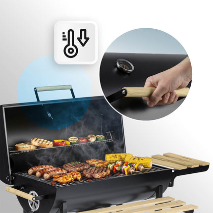 Kulgrill i tøndeform med skorsten, termometer, foldbare sidehylder og askeskuffe – sort