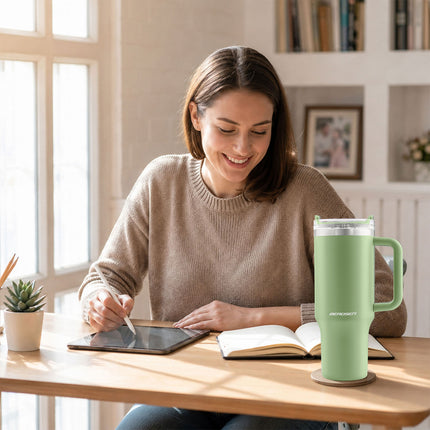 Termokop 1180 ml med 4 farvede sugerør og rensebørste – grøn