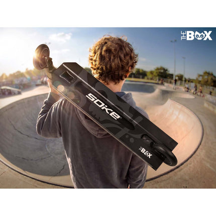 Stunt-løbehjul med 140 mm BOX-deck, SCS-kompression og 110 mm Hollow Core-hjul – sort