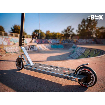 Stunt-løbehjul med 140 mm BOX-deck, SCS-kompression og 110 mm Hollow Core-hjul – sølv og sort, inkl. ekstra griptape