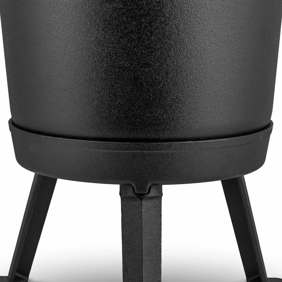 Bålgryde i støbejern 8 l med dobbeltsidet låg/pande og aftagelig trefod – til bål og grill