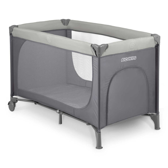 Rejseseng til børn - Foldbar, sikker og praktisk med madras og taske - 125x65x78 cm