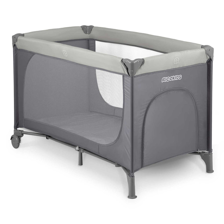 Rejseseng til børn - Foldbar, sikker og praktisk med madras og taske - 125x65x78 cm