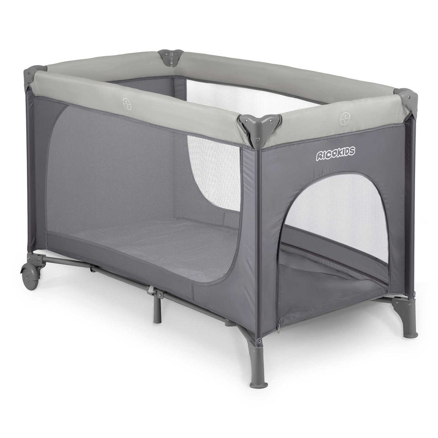 Rejseseng til børn - Foldbar, sikker og praktisk med madras og taske - 125x65x78 cm