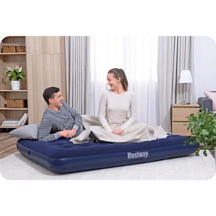Dobbelt luftmadras 191 x 137 x 22 cm med elektrisk pumpe og velouroverflade – Bestway