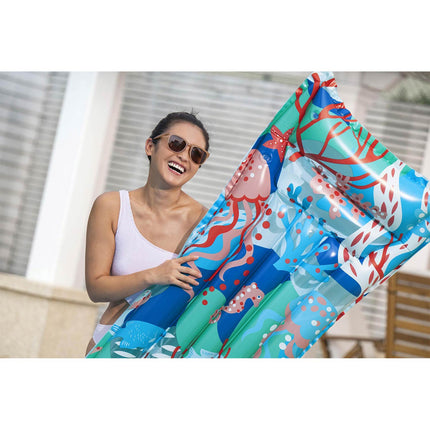Oppustelig strandmadras 183 x 69 cm med to luftkamre, koralmotiv og reparationslap – Bestway