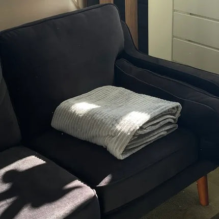 Blødt Mikrofiber Tæppe 160x200 cm – Komfort og Varme til Kolde Dage