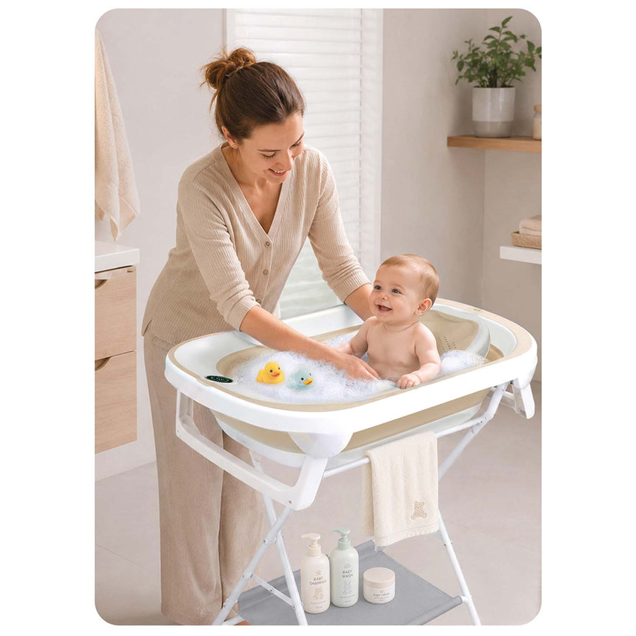 Foldbart babybadekar med stativ, termometer, afløbsslange og indlæg til nyfødte – hvid/beige